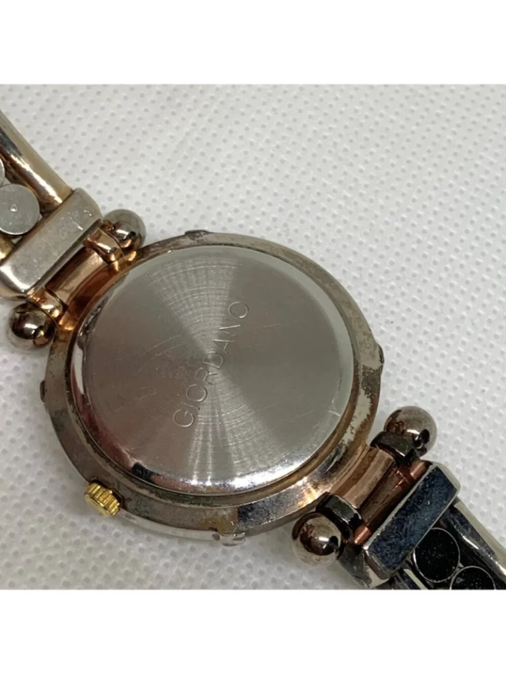 Vintage Giordano women’s watch 32mm quartz analog silver tone size 7” running